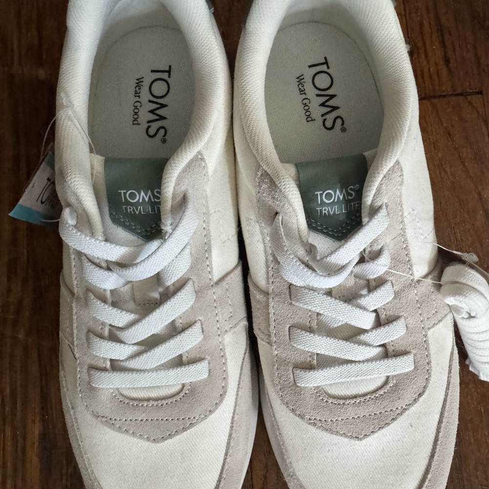 TOMS Cream and Tan Casual Sneakers